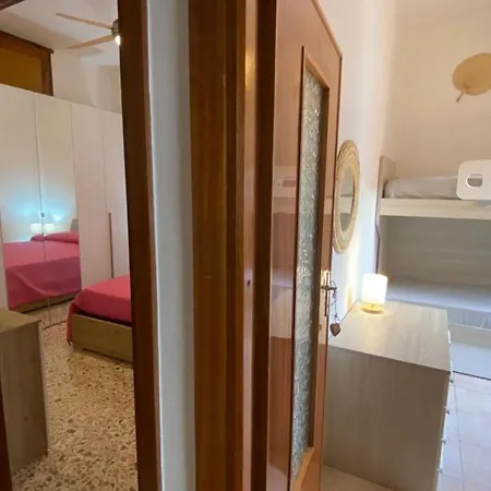 Elegant Three In Apartment *